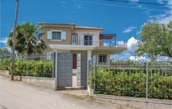 Two-bedroom Holiday Home In Livanates