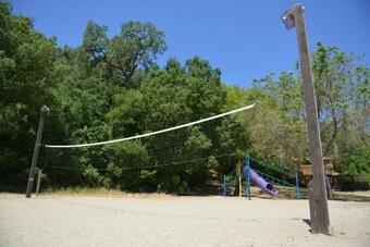 Morgan Hill Camping Resort Cottage 4
