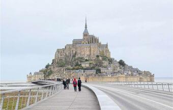 Three-bedroom Holiday Home In Les Loges Marchis