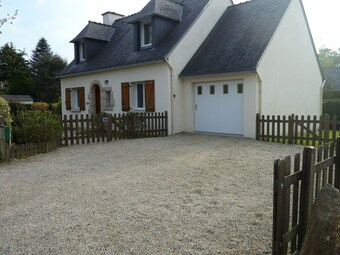 Classic Holiday Home In Riec-sur-bélon With Private Garden