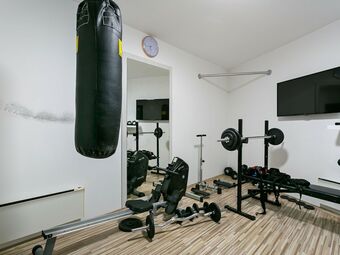 Cosy Apartment In Drvenik With Terrace