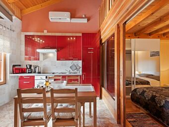 Cabana Lavish Apartment In Polaca With Swimming Pool