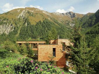 Welcoming Apartment With Infrared Sauna, Terrace, Garage