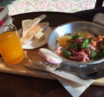 Waen Petch Place Hotel