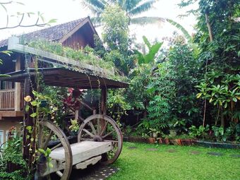 Bed & Breakfast Jatiwangi Villa