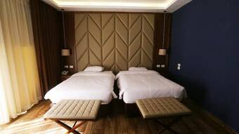 Byoot Bay Hotel & Resort