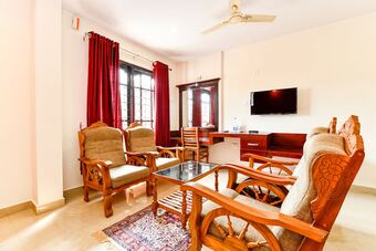 Hotel Oyo 28276 Harshavardhana Inn