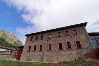 Hostal Albergue De Arrojo