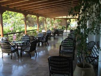 Irinna Hotel