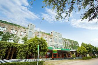 Hotel Van Long Green