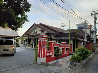 Hostal Spot On 2422 Hotel Moga Sari