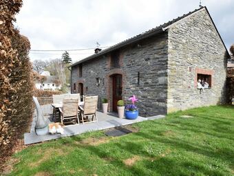 Independant G�te At The Calm Way In The Center Of The Village