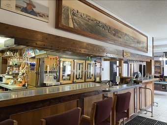 Imperial Hunter Hotel