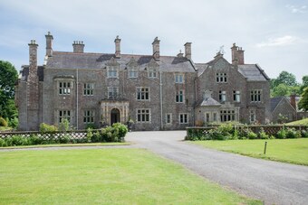 Country Estate - Shepherd's Hut, Llandenny