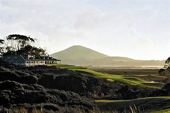 Hotel Peppers Carrington Resort