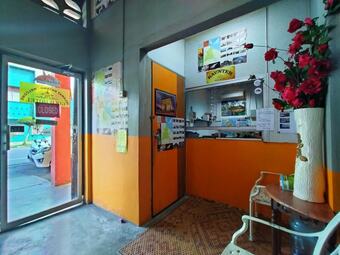 Spot On 89994 Rz Gold Hotel