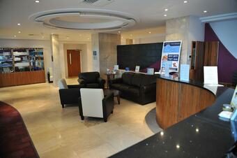 Admiralty Hotel & Restaurant