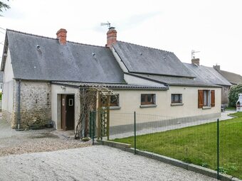 Rustic Holiday Home In M�autis With Garden