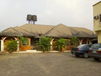 Hotel Jerry Cedarwood Guest House
