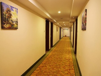 Greentree Inn Yulin Jincheng Commercial Building Shell Hotel