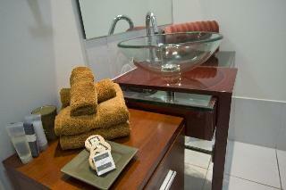 Hotel 53 On Victoria Motels