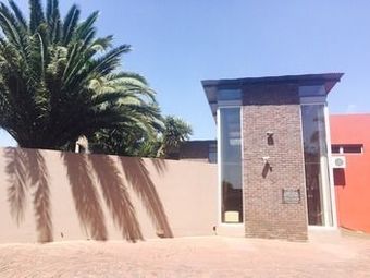 Hostal African Moon Corporate House