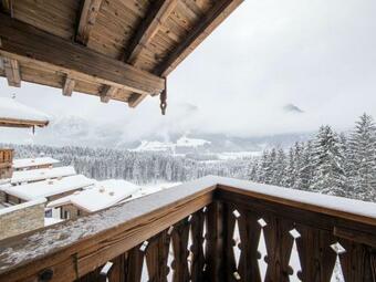 Top Class Chalet With 3 Bathrooms Near Small Slope