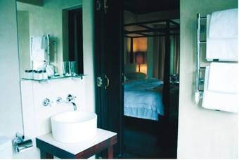 Hostal Firlane House