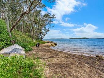 Wangi Beach Rd With Views