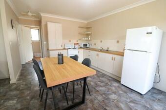 Ocean Breeze At Caves With Studio