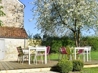 Beautiful Bungalow In Gerin With Terrace