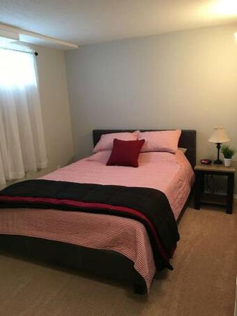 Apartamento Beautiful Cardston Home Lower Level