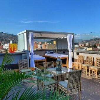 Seven Inn Hotel