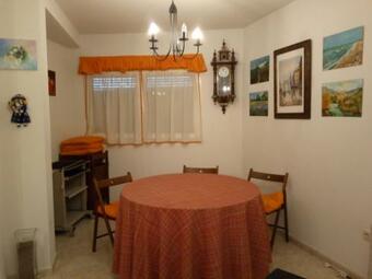 The Pink House, Aldea Real