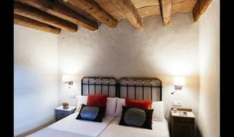 Casserres Villa Sleeps 15 With Pool