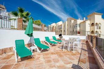 Fuengirola Apartment Sleeps 7 With Pool And Air Con