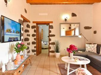 Luxurious Villa In Las Palmas With Swimming Pool