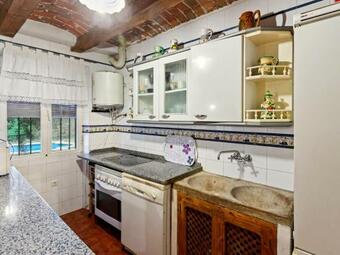 Timeless Holiday Home In Membrio With Swimming Pool