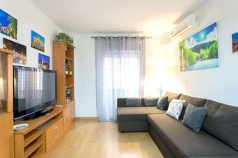 Apartment With 3 Bedrooms In Sevilla