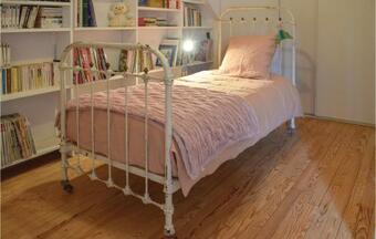 Beautiful Home In Barbery W/ Wifi And 6 Bedrooms