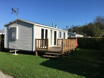 Mobilhome Avec Vue Sur �tang