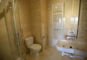 Hostal Artis Pokoje Go?cinne