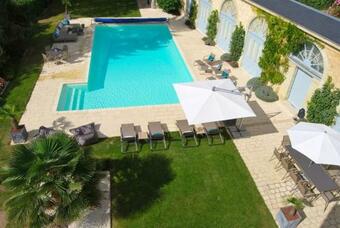 Langeais Chateau Sleeps 18 Pool Wifi