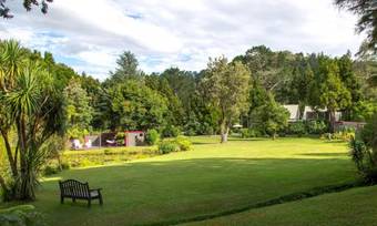 Bed & Breakfast Bushland Park Lodge And Retreat