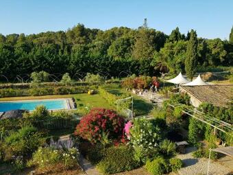 Domaine Michelot, Mas Proven�al 14 Personnes , 7 Chambres , 8 Salles De Bains , Climatisation , Piscine Priv�e