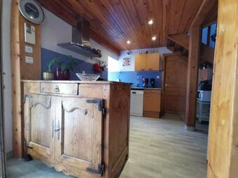 G�te Sanssac-l'�glise, 3 Pi�ces, 4 Personnes - Fr-1-582-283