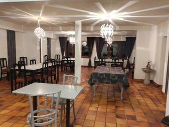 Hotel La Belle Charbonni�re