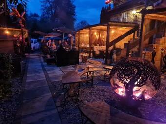 Bed & Breakfast Red Lion & Cellar Room Pub Hotel