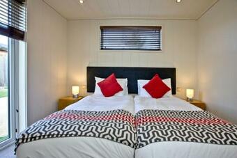 Blackbird Lodge, Strawberryfield Park