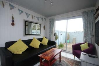 17h Medmerry Park 2 Bedroom Chalet - No Manual Workers Allowed